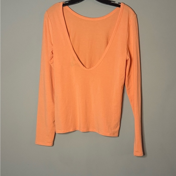 Victoria's Secret Peach Long Sleeve Open Back Shirt - size M - Picture 1 of 4